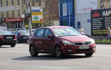 Воронежец, перебегавший Московский проспект вне перехода, попал под машину