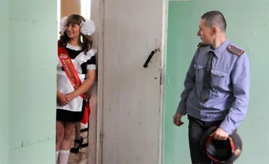 На последний звонок к воронежским школьникам приставят 1 600 полицейских