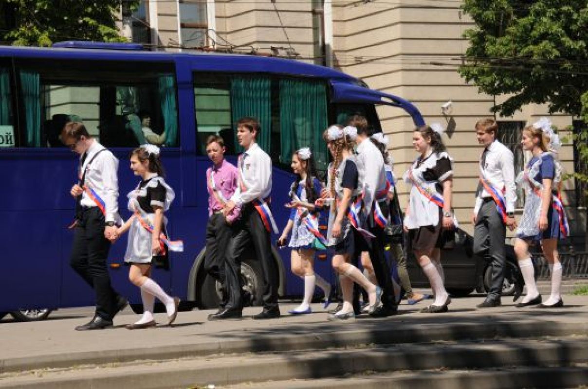 В Воронеже 12 тысяч ребят попрощались со школой