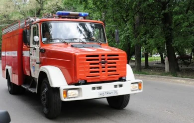 В Боброве горит бывшая воинская часть