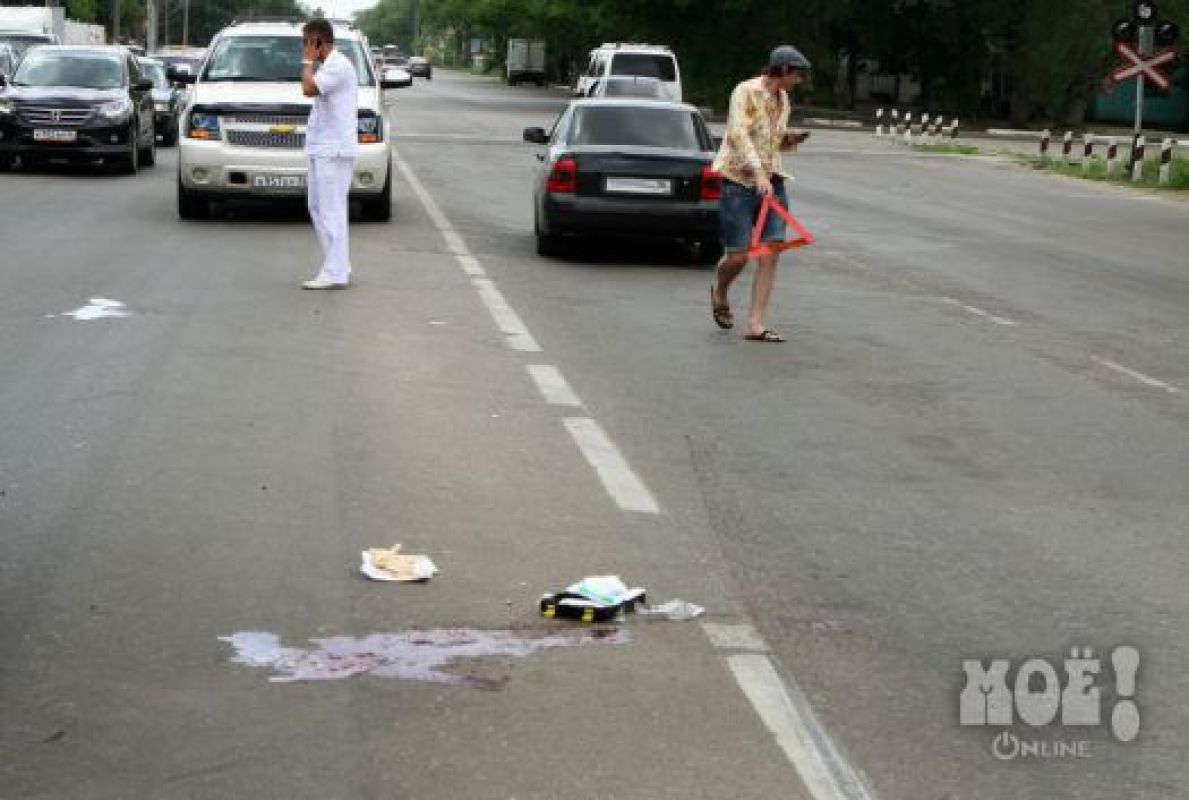 В ДТП на проспекте Труда со сбитой девушкой участвовало две машины