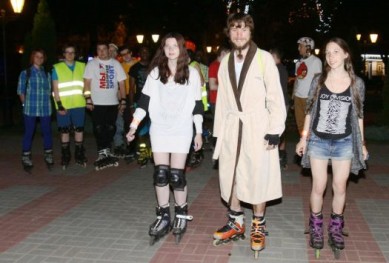 Воронежские роллеры устроили ночной заезд в пижамах