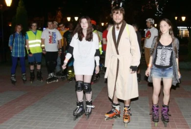 Воронежские роллеры устроили ночной заезд в пижамах