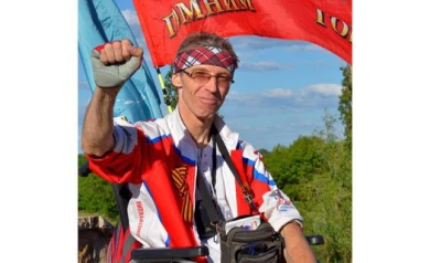 В Воронеже побывал колясочник, который в одиночку едет автостопом через всю Россию