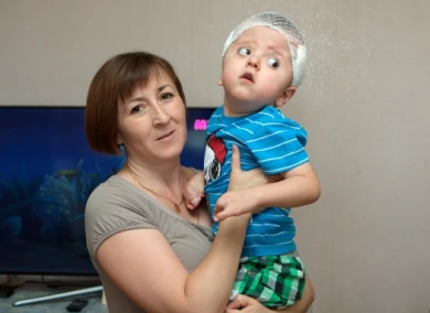 Жительница Воронежа взяла под опеку ребёнка из хосписа с тяжёлым генетическим заболеванием