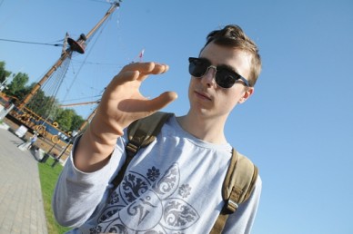 Воронежский файерщик, оставшийся без рук, помогает людям с ампутированными конеч...