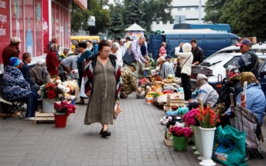 Кому в Воронеже жаловаться на стихийные рынки?