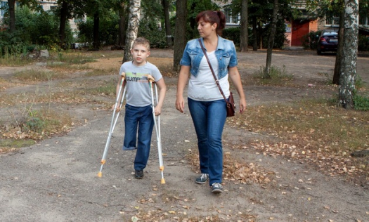 8-летний мальчик из Воронежа потерял ногу в аварии, которая унесла жизни его папы и прабабушки