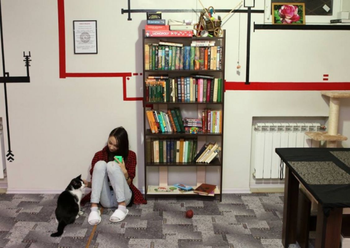 В Воронежском кафе посетителей обслуживают кошки