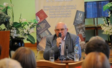 Александр Лапин рассказал воронежцам, о чём будет его новая книга