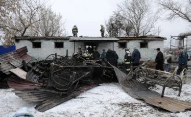 Людей из горящего интерната спасали пациенты соседнего корпуса (ЭКСКЛЮЗИВНЫЕ ФОТО)