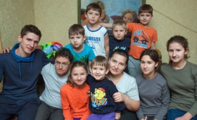 Дети из многодетных семей мечтают на Новый год о лыжах и коньках