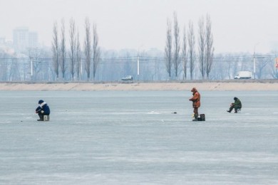 В новогодние праздники в Воронеже спасли двух рыбаков, одного не успели