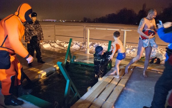 23 тысячи воронежцев окунулись на Крещение в купели