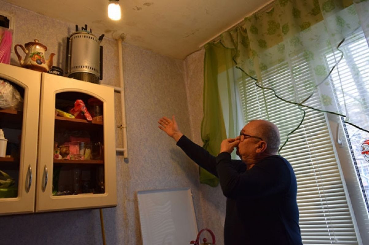 «Собачья моча с потолка капает нам на голову»