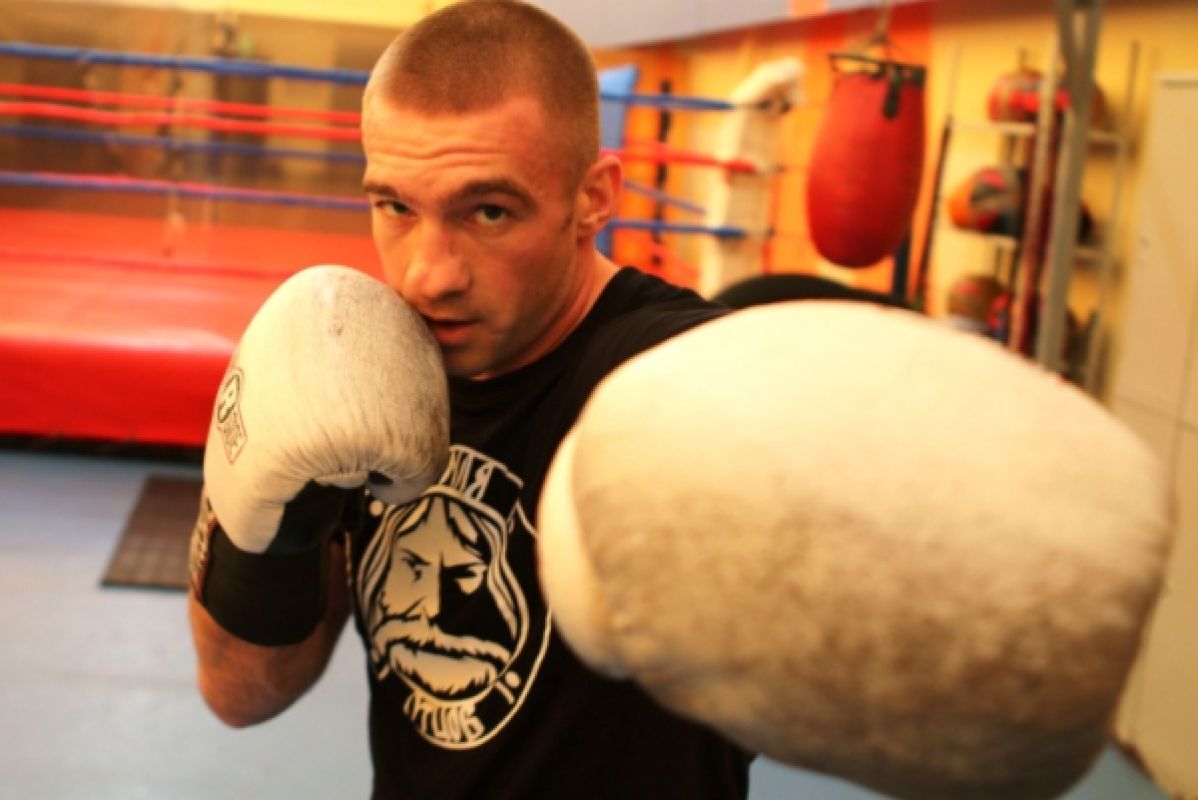 Боксёр Сергей Шарапов