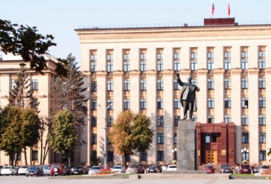 В Воронеже в здании правительства области искали бомбу
