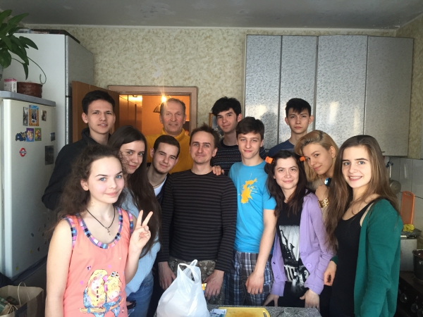 Федор Добронравов и юные актеры