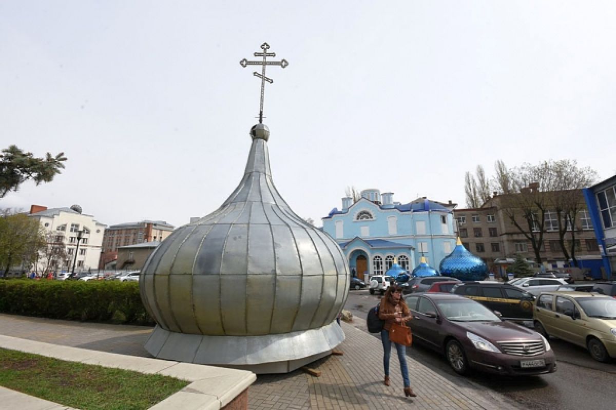 В Воронеже с храма у «Юбилейного» сняли купол