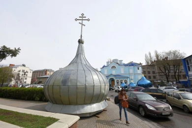 В Воронеже с храма у «Юбилейного» сняли купол