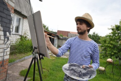 Художник, путешествующий без денег, нарисует портреты воронежцев за свадебные по...