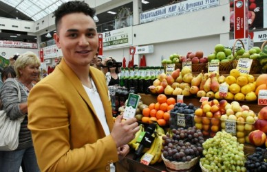 Александру Молочко на воронежском рынке не понравились нитратные персики