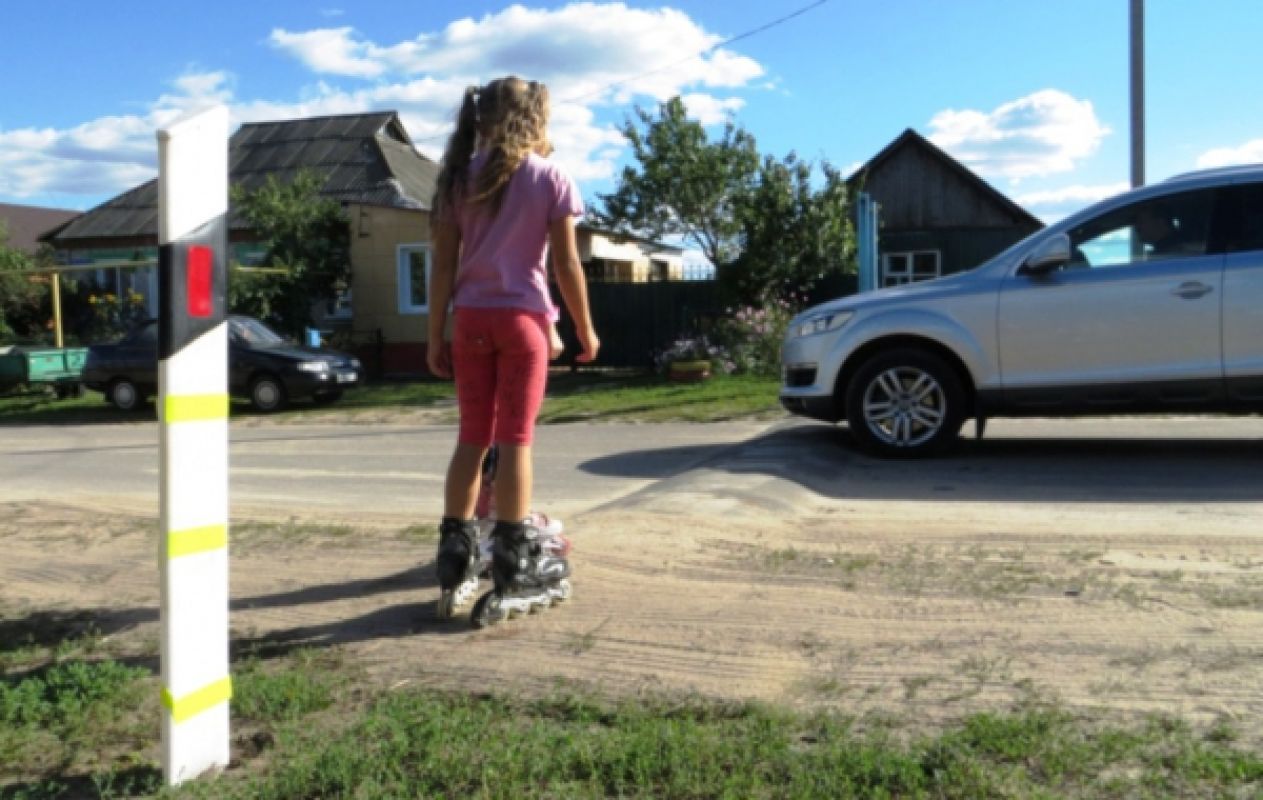 Лежачий полицейский, установленный жителями