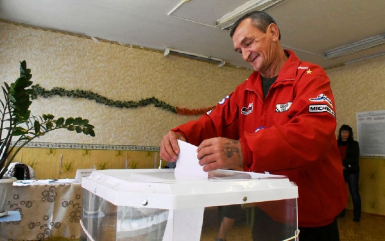 Николай Панин голосует