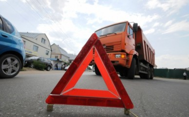 Под Воронежем перевернулся КамАЗ