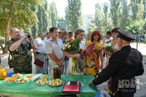 Поздравить Ивана Николаевича пришли не только родные, но и чиновники