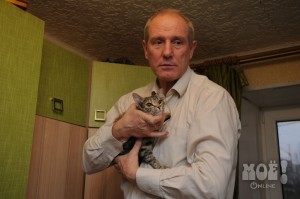 Кошка Лунтя и её хозяин Владимир Обрывков