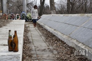 Братская могила на улице Юных натуралистов