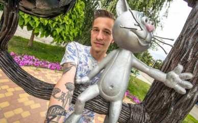 Воронежец наколол себе патриотические татуировки с достопримечательностями город...