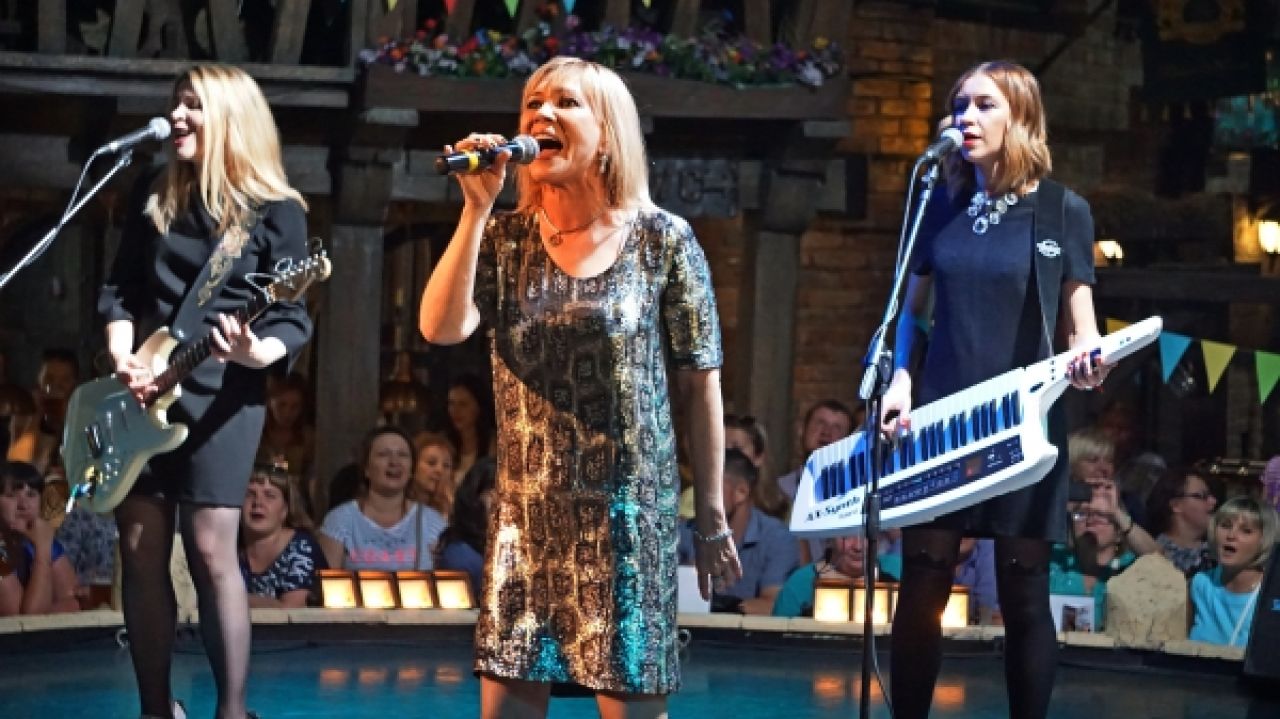 «Комбинация» в Воронеже: «Седокова спела «Бухгалтера» ужасно, а вот Шнуров бы справился!»