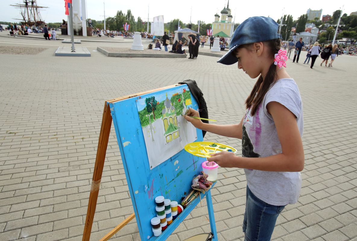 Более пяти тысяч воронежских художников пришли на городской пленэр