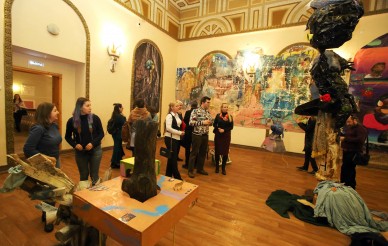 В Воронеже открылась выставка современного искусства о столетии революции