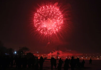 Праздничный салют в Воронеже стал для горожан неожиданностью
