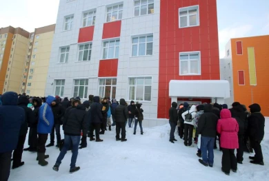 Школа № 102 примет на 50 первоклассников больше, чем планировалось