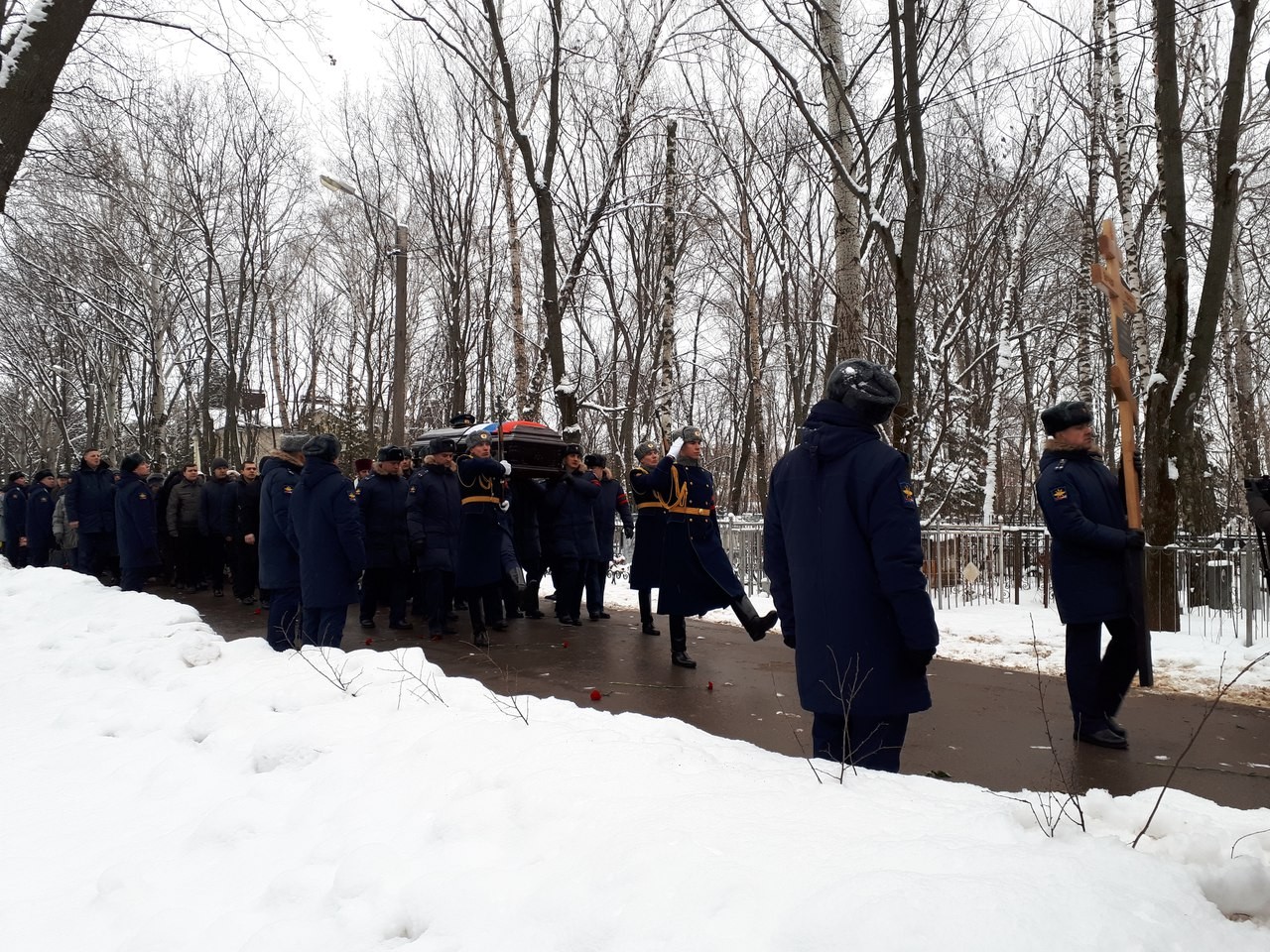 В Воронеже завершились похороны погибшего в Сирии Романа Филипова
