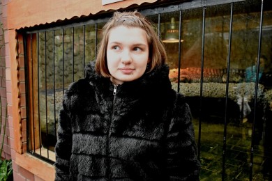 Воронежская девушка, взявшая под опеку крокодила, приехала на его кормление (ВИД...