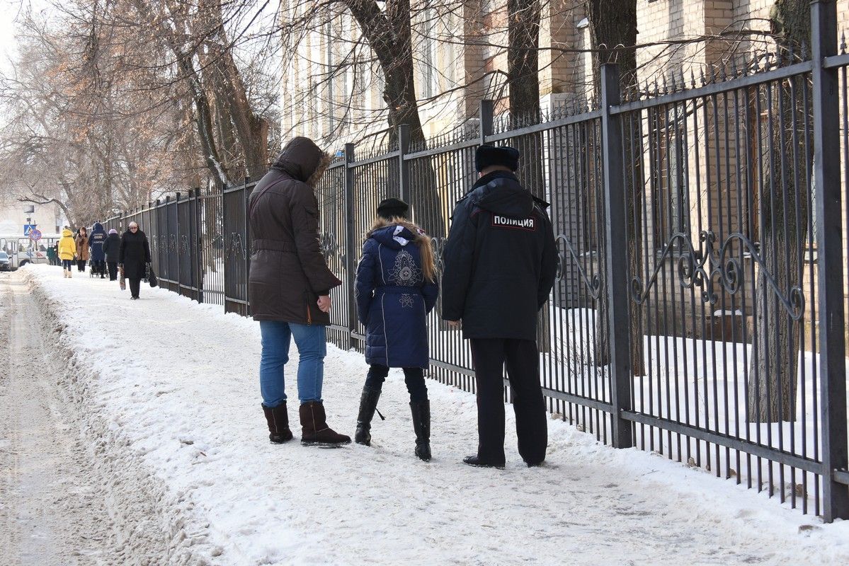 Стали известны новые подробности нападения на девочку возле воронежской школы
