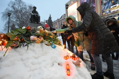 В Воронеже прошла вторая за день акция в память о погибших в Кемерово
