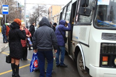 В Воронеже водитель маршрутки напал на пешехода на глазах у его беременной жены