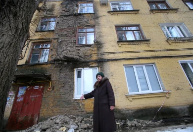 В доме на Московском проспекте вместе с сосулькой отвалилась стена
