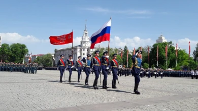 Воронеж отмечает День Победы. Прямая трансляция
