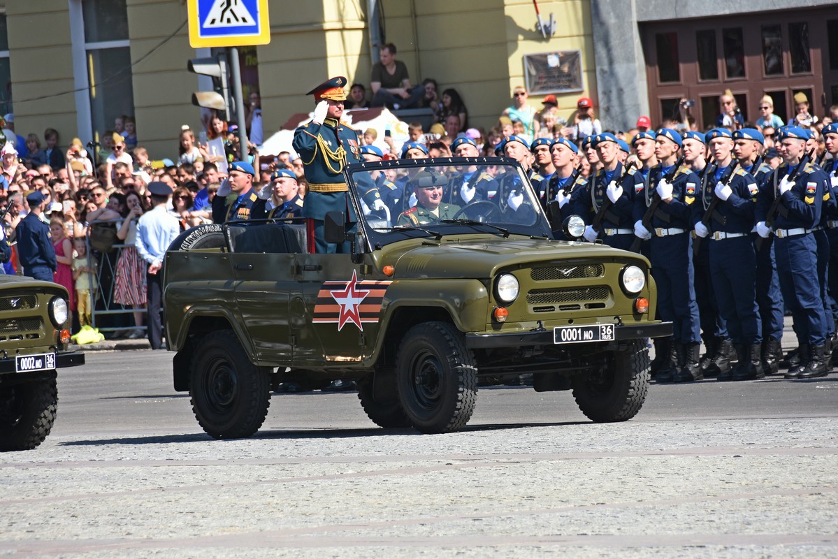 В параде Победы в Воронеже приняли участие больше 1 800 человек (ФОТОРЕПОРТАЖ)