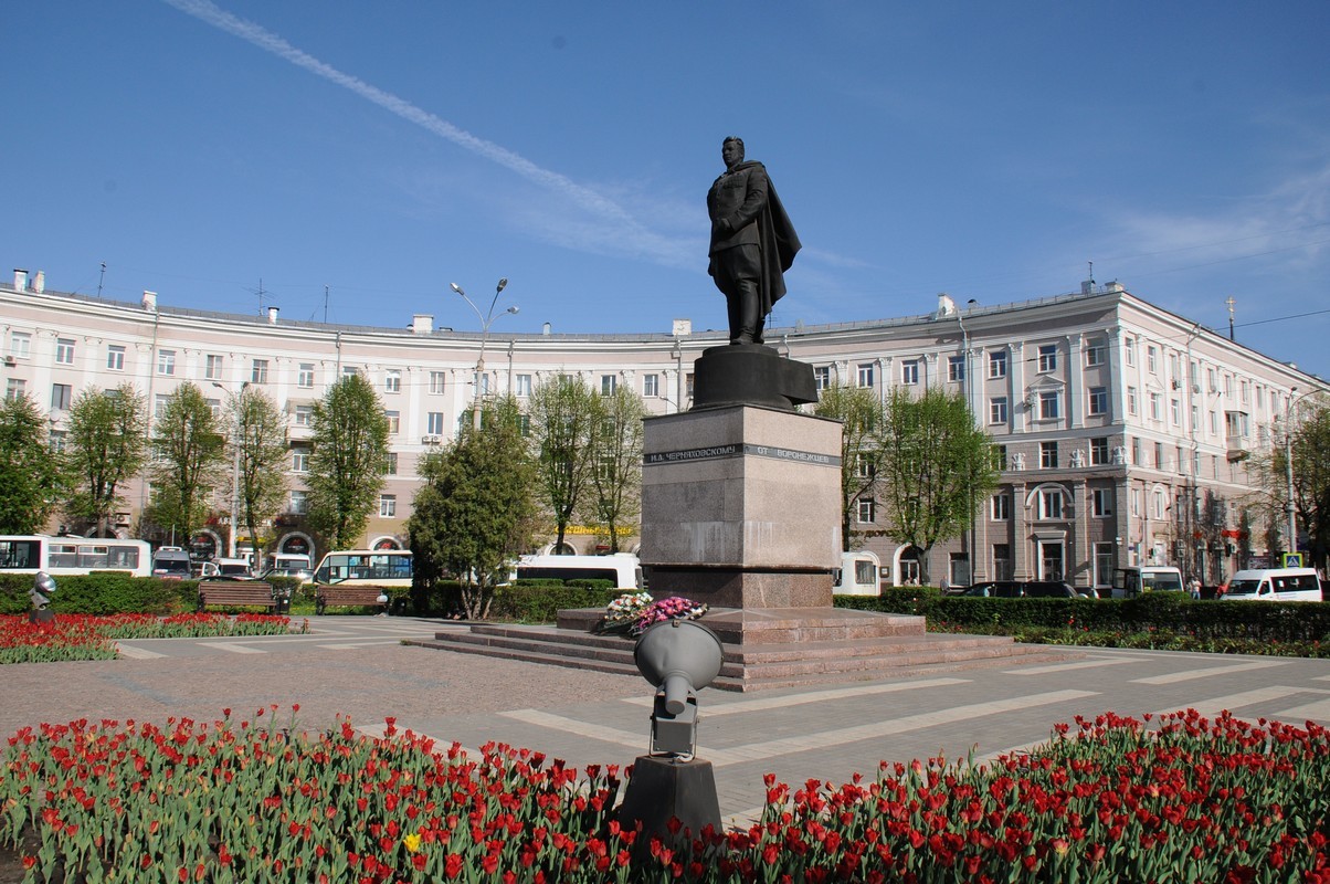 Как памятник Черняховскому тайно вывезли из Литвы в Воронеж Черняховский Памятник