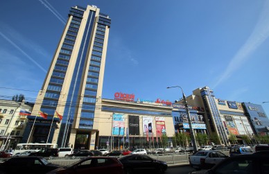 Городские власти снова заставят магазины переделывать вывески?