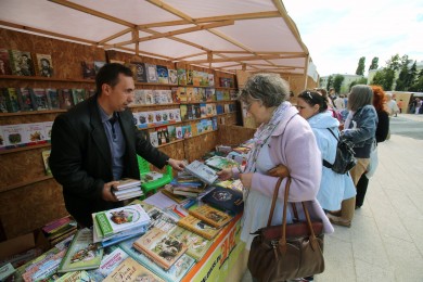 Книжная ярмарка в Воронеже вызвала ажиотаж среди посетителей