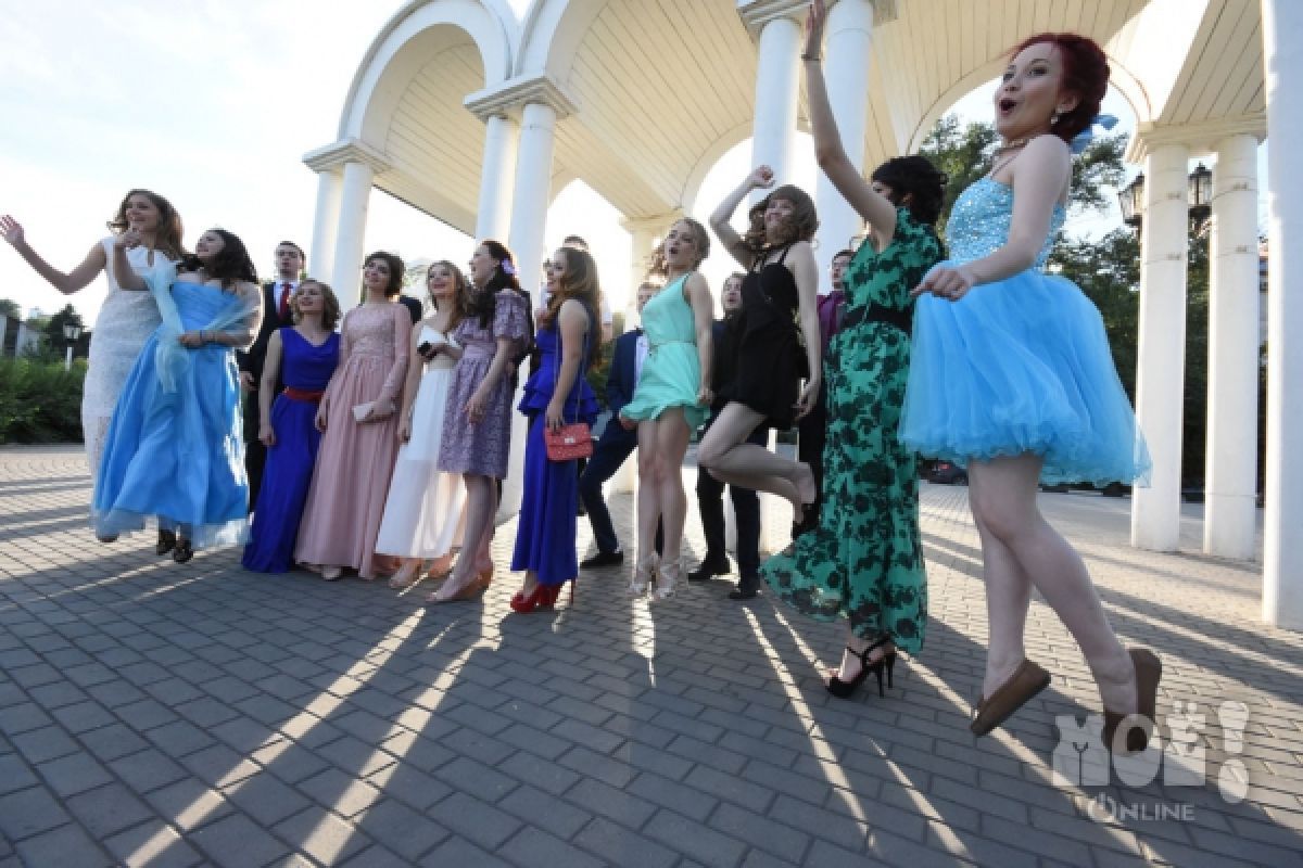 Выпускные платья в Воронеже одни из самых дорогих в стране
